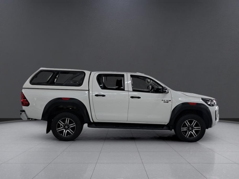 Toyota Hilux 2.4 Gd-6 Raider 4X4 At D Cab