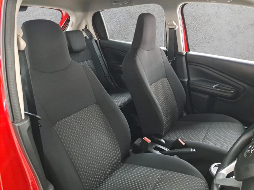 Toyota Vitz 1.0 Xr Amt