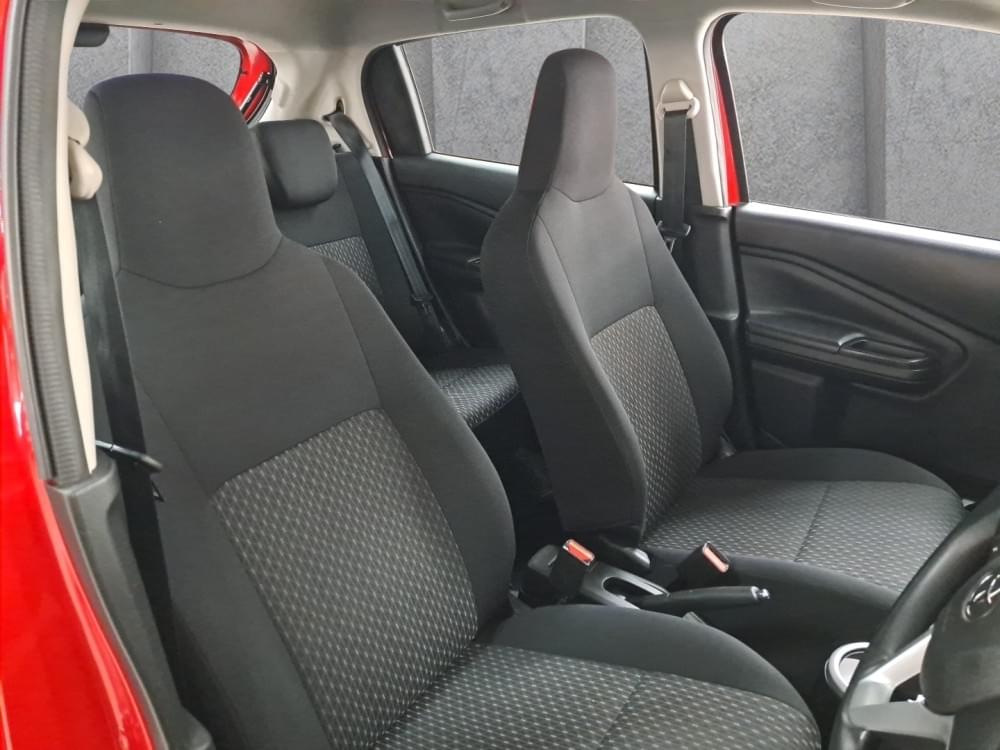 Toyota Vitz 1.0 Xr Amt