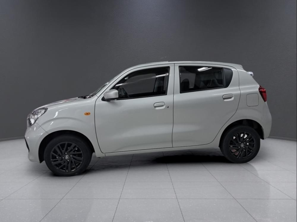 Toyota Vitz 1.0 Xr Mt