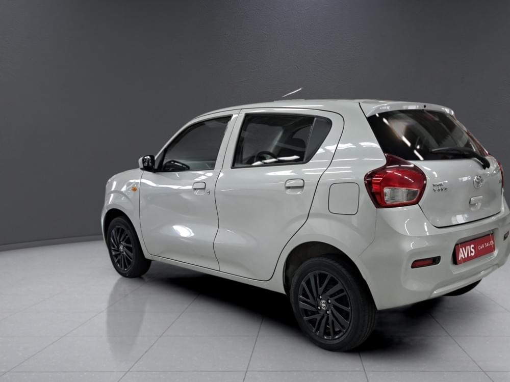 Toyota Vitz 1.0 Xr Mt