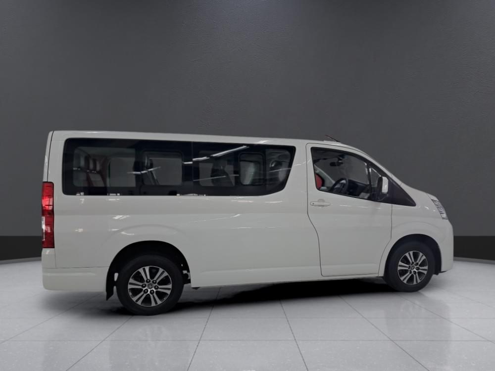 Toyota N/A 2.8 Gl 11-Seater Lwb