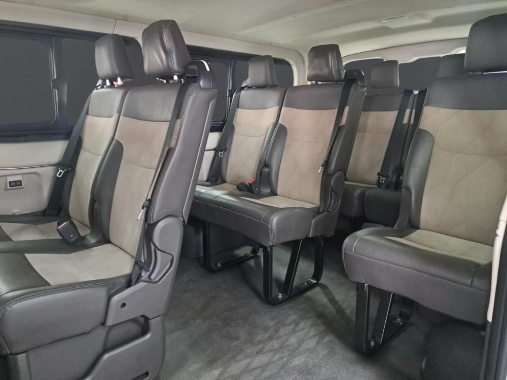 Toyota N/A 2.8 Gl 11-Seater Lwb