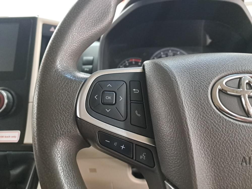 Toyota N/A 2.8 Gl 11-Seater Lwb