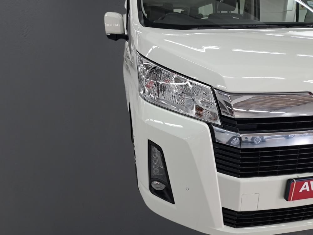 Toyota N/A 2.8 Gl 11-Seater Lwb