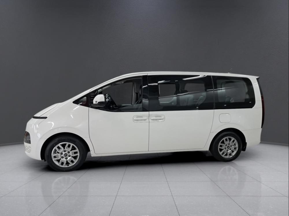 Hyundai Staria 2.2D Executive 9 Seater At