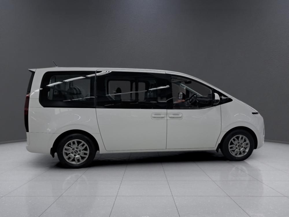 Hyundai Staria 2.2D Executive 9 Seater At