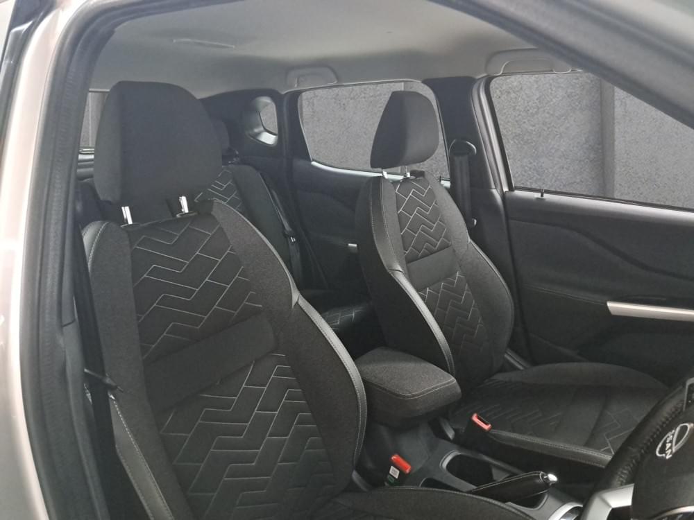 Nissan Magnite 1.0 Acenta Plus Cvt Oled