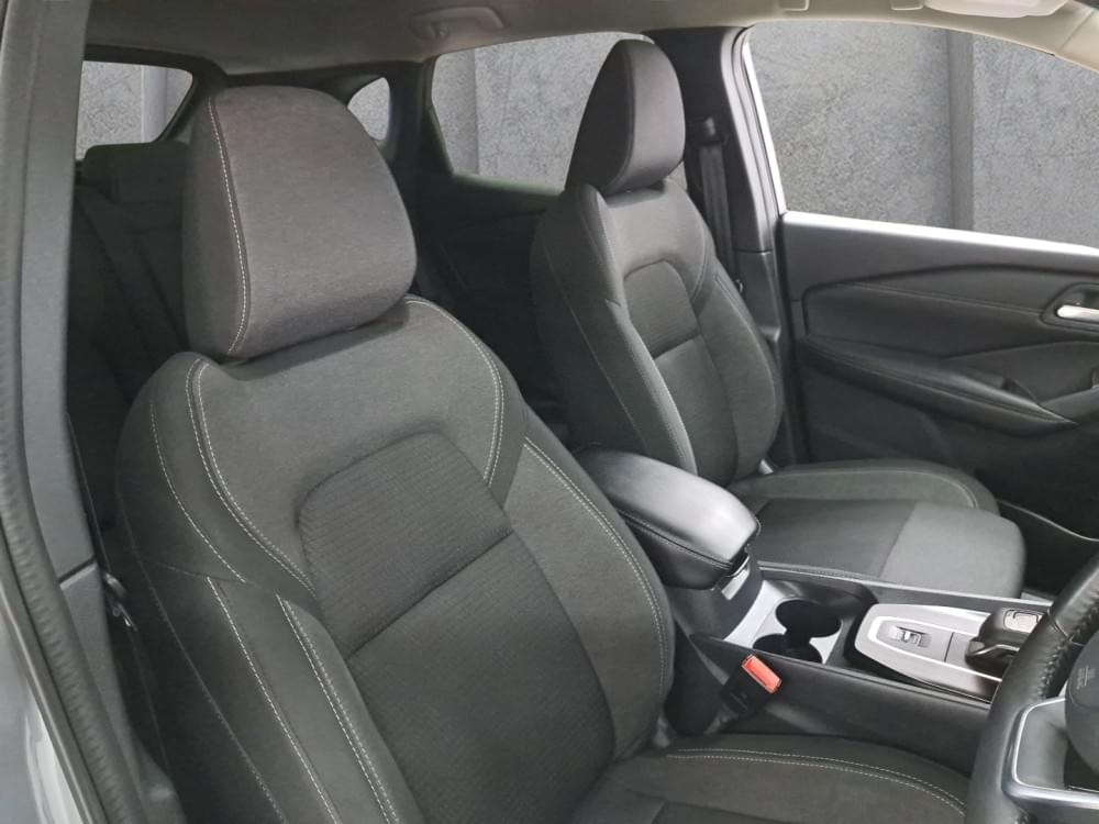 Nissan Qashqai 1.3T Acenta Xtronic 2-Tone