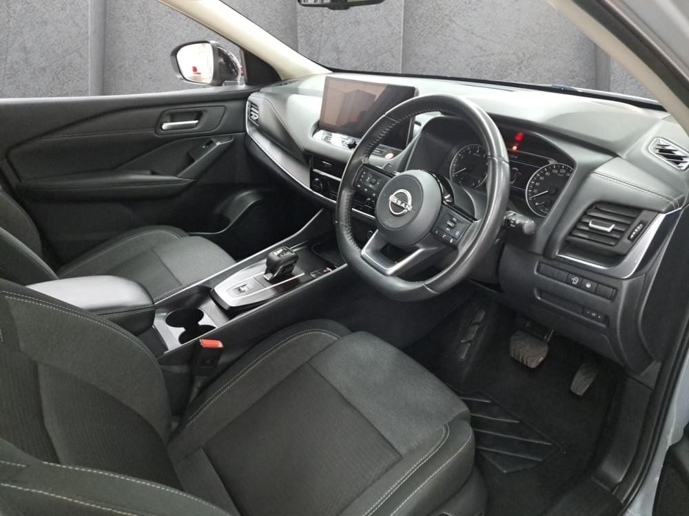 Nissan Qashqai 1.3T Acenta Xtronic 2-Tone