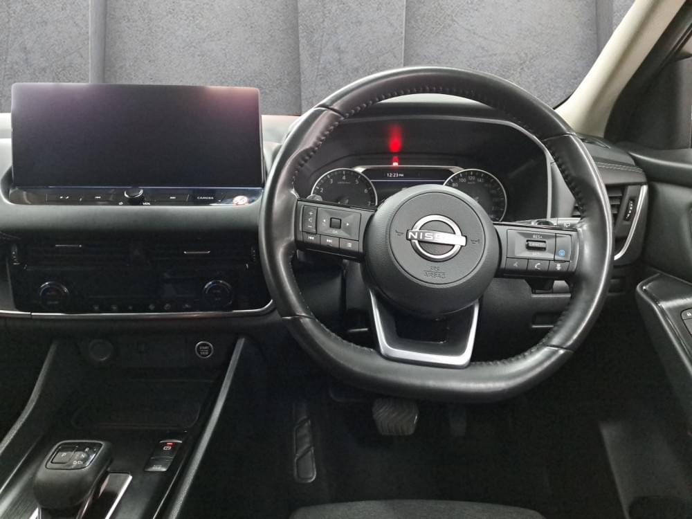 Nissan Qashqai 1.3T Acenta Xtronic 2-Tone