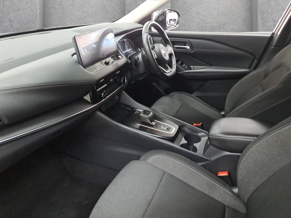 Nissan Qashqai 1.3T Acenta Xtronic 2-Tone