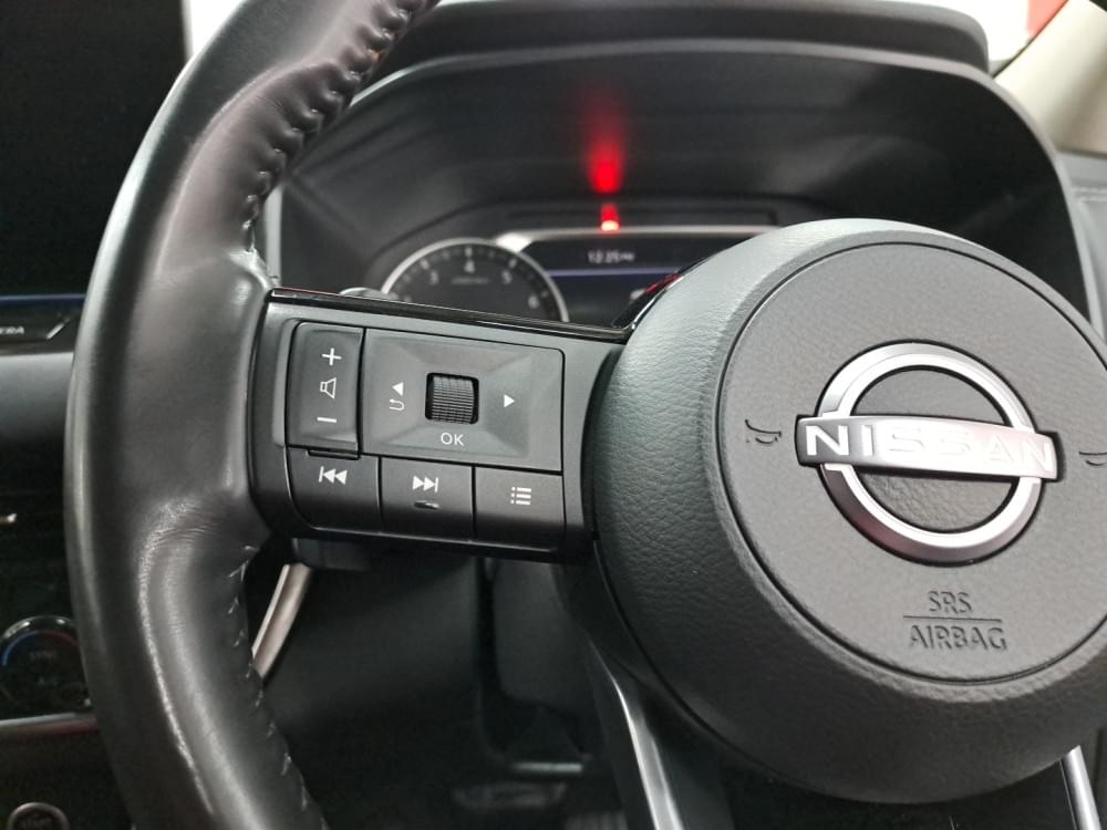 Nissan Qashqai 1.3T Acenta Xtronic 2-Tone