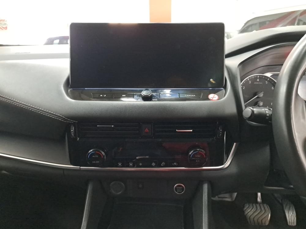 Nissan Qashqai 1.3T Acenta Xtronic 2-Tone