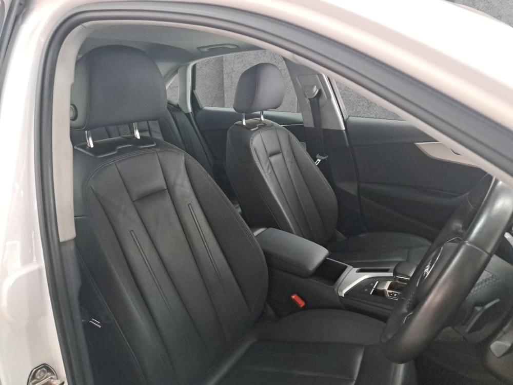 Audi A4 Sedan 35 Tfsi S Tronic Advanced