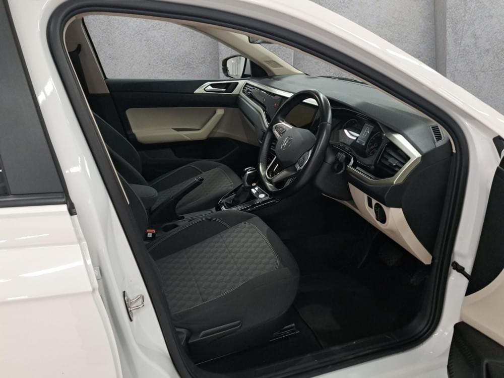 Volkswagen Polo Sedan 1.6 Life Tiptronic