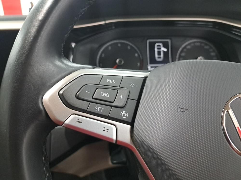Volkswagen Polo Sedan 1.6 Life Tiptronic