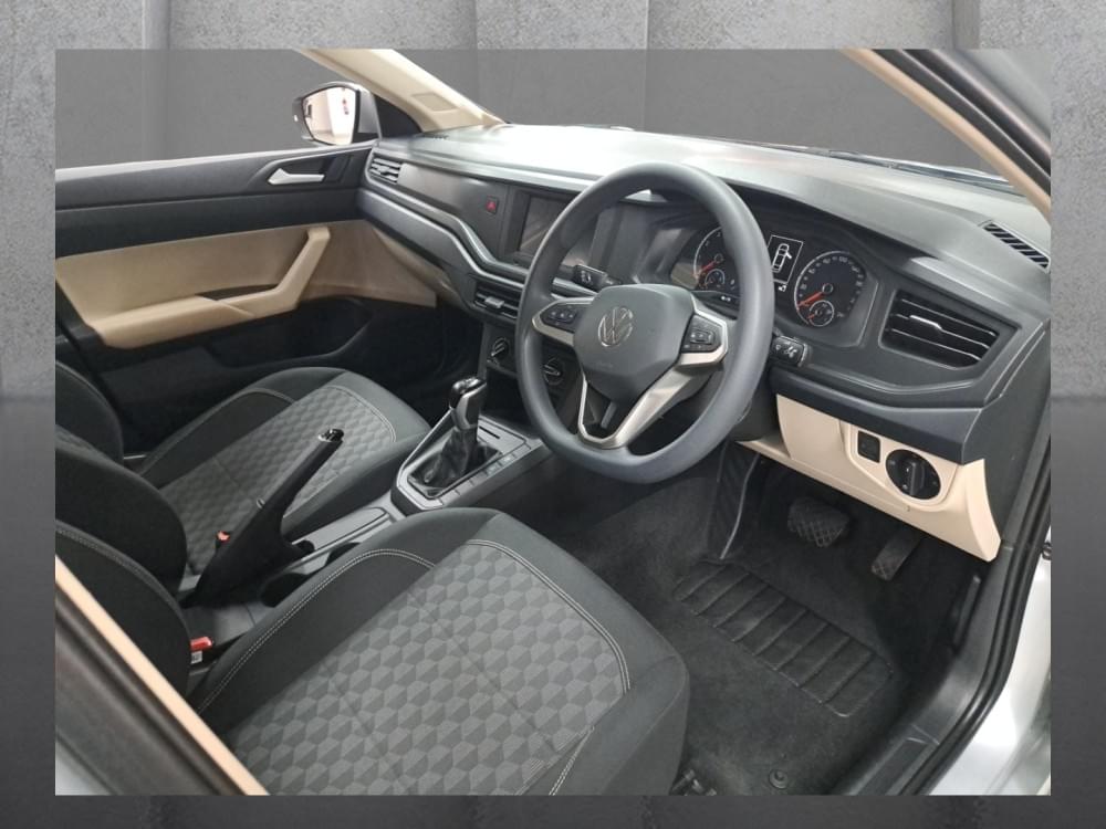 Volkswagen Polo Sedan 1.6 Tiptronic