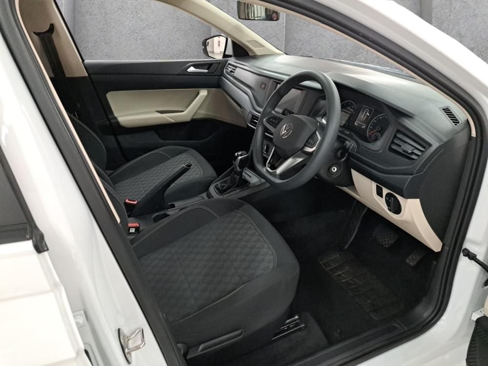Volkswagen Polo Sedan 1.6 Tiptronic