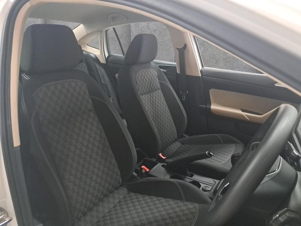 Volkswagen Polo Sedan 1.6 Base