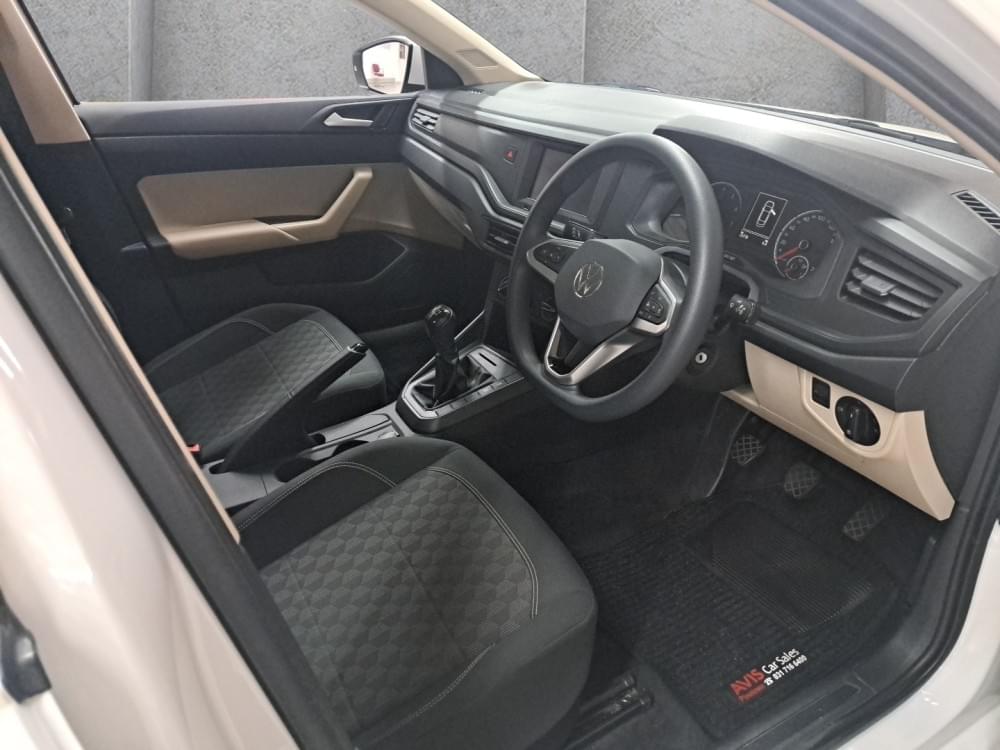 Volkswagen Polo Sedan 1.6 Base