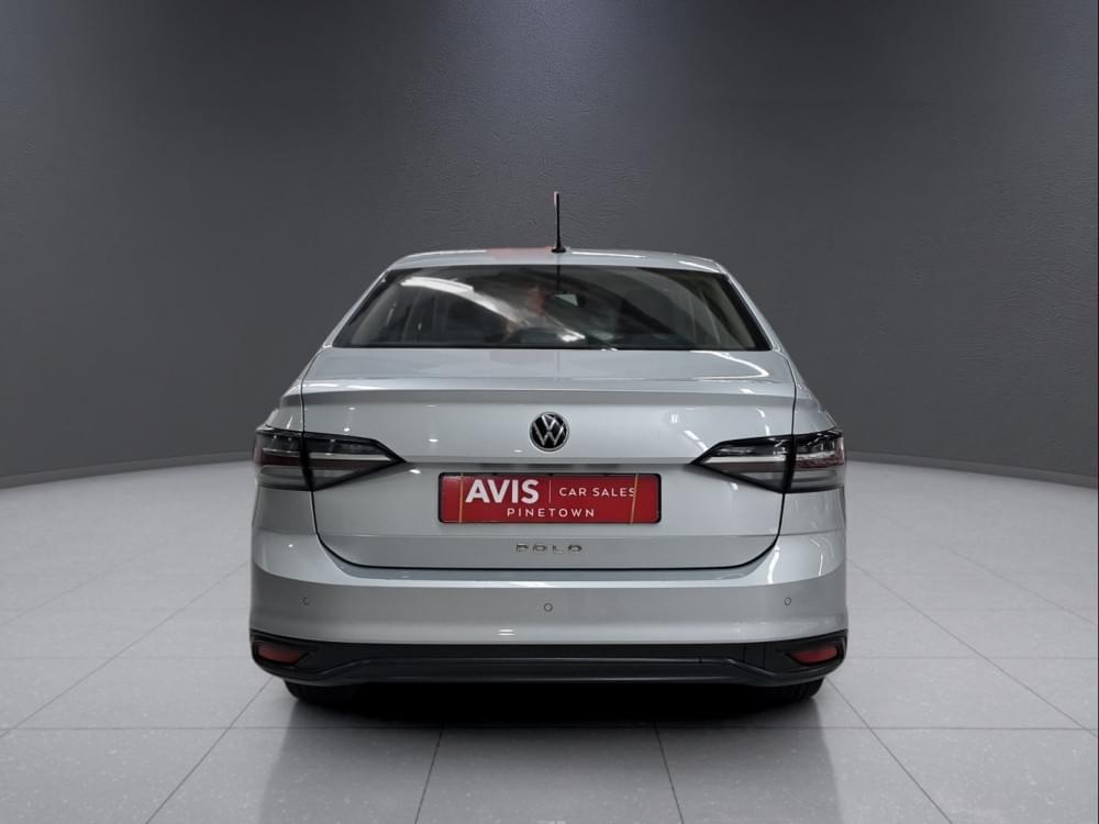 Volkswagen Polo Sedan 1.6 Base