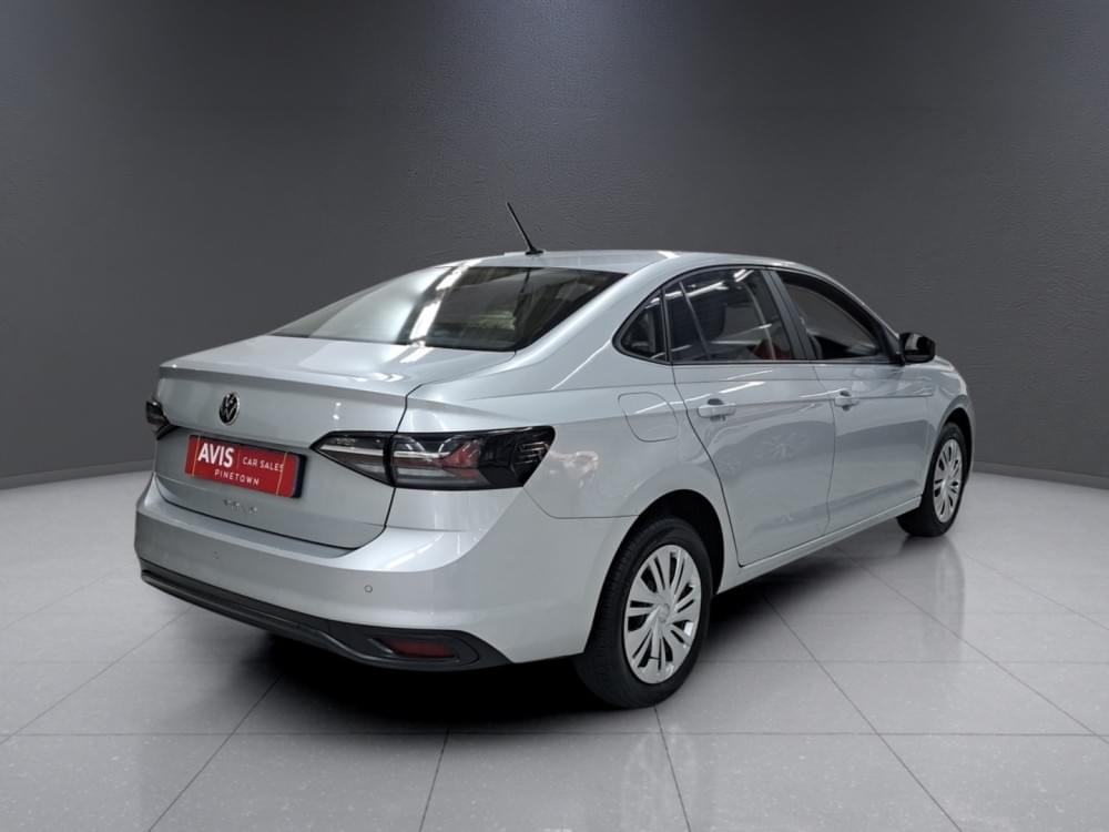 Volkswagen Polo Sedan 1.6 Base