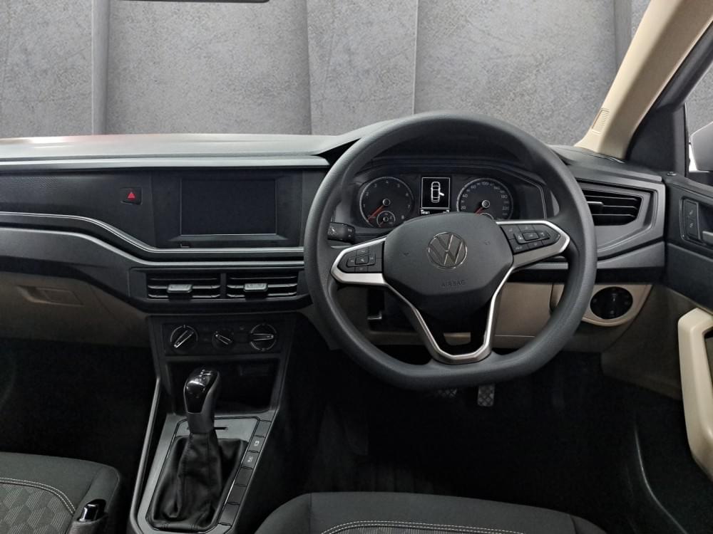 Volkswagen Polo Sedan 1.6 Tiptronic