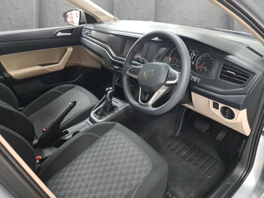 Volkswagen Polo Sedan 1.6 Tiptronic