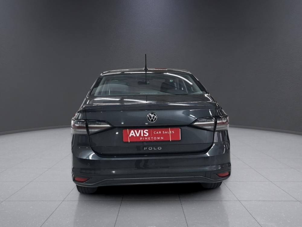 Volkswagen Polo Sedan 1.6 Base