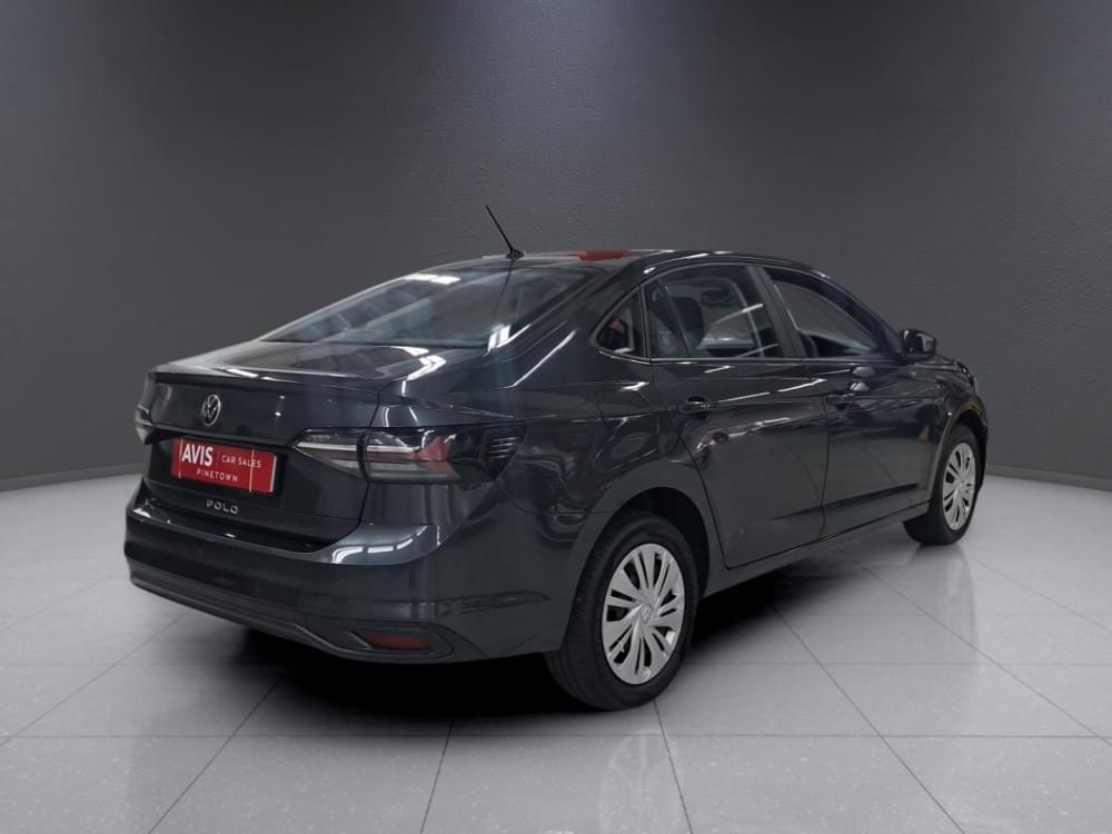 Volkswagen Polo Sedan 1.6 Base