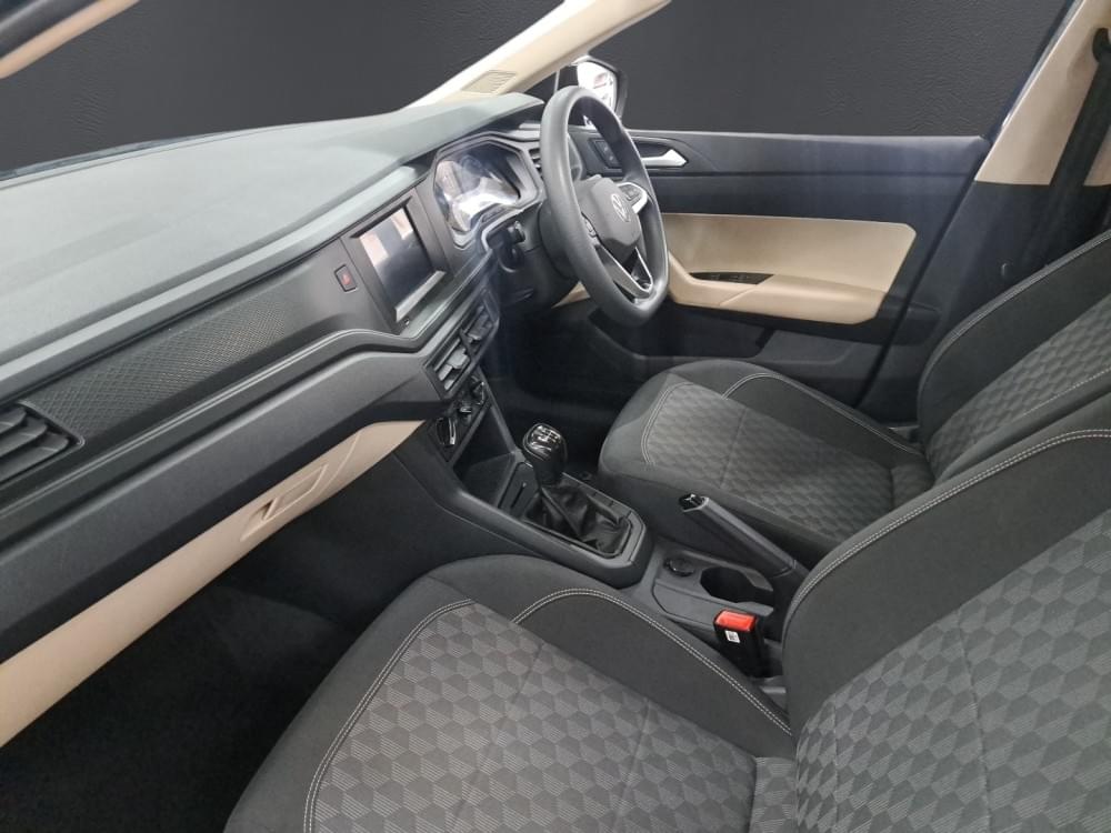 Volkswagen Polo Sedan 1.6 Base