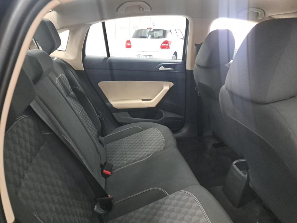 Volkswagen Polo Sedan 1.6 Base