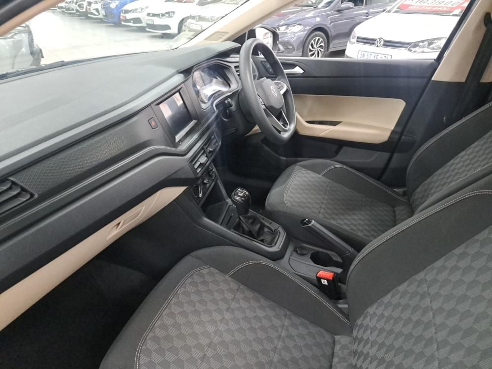 Volkswagen Polo Sedan 1.6 Base