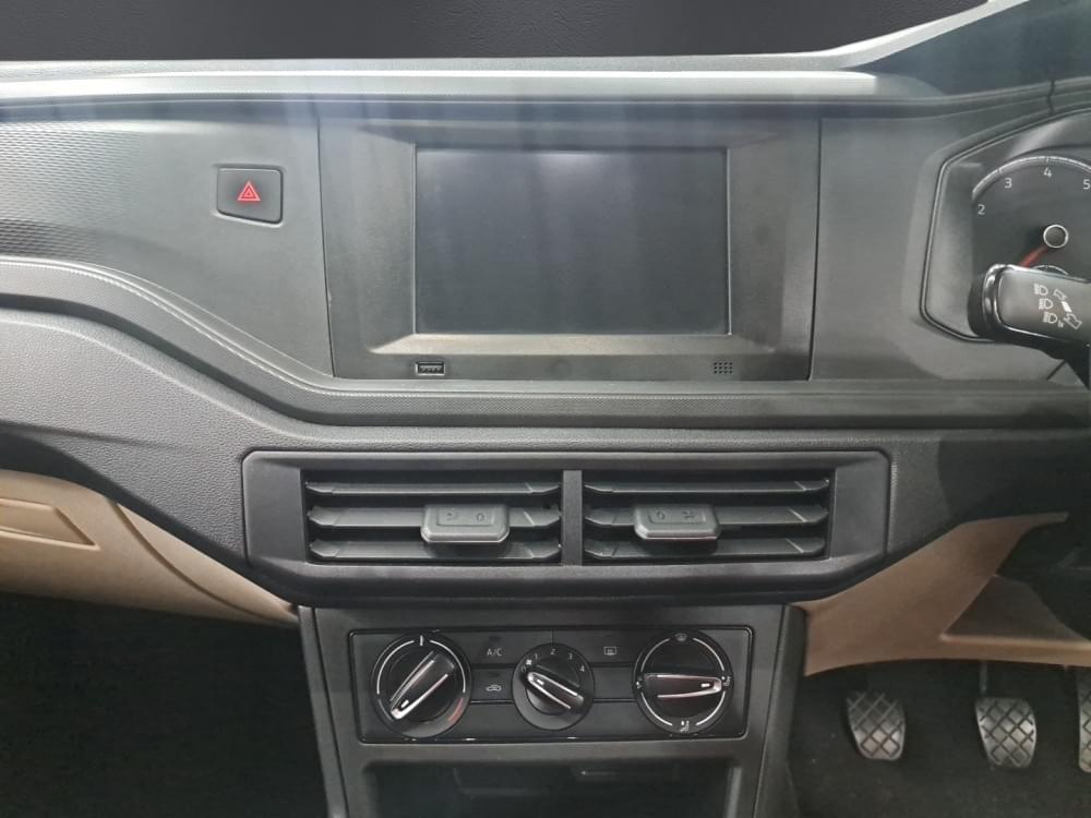 Volkswagen Polo Sedan 1.6 Base