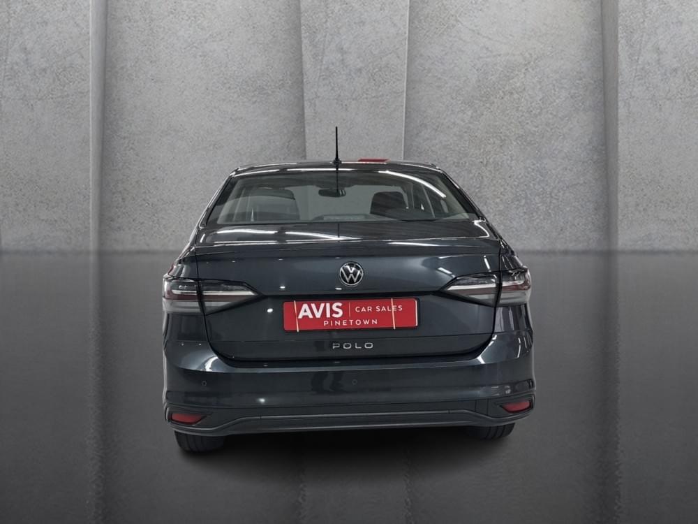 Volkswagen Polo Sedan 1.6 Base