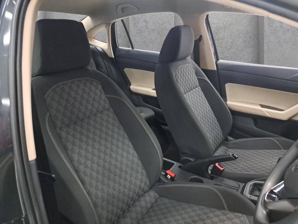 Volkswagen Polo Sedan 1.6 Base