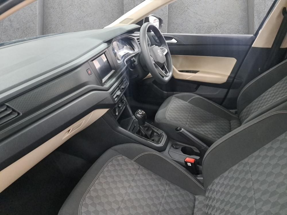 Volkswagen Polo Sedan 1.6 Base