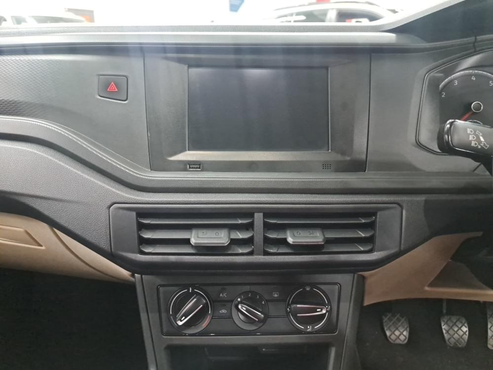 Volkswagen Polo Sedan 1.6 Base