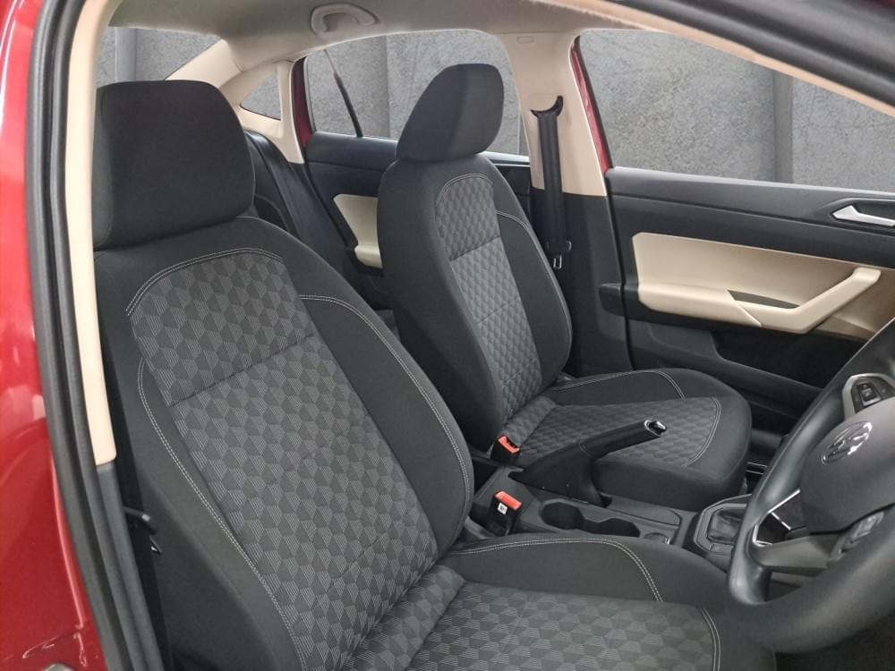 Volkswagen Polo Sedan 1.6 Base