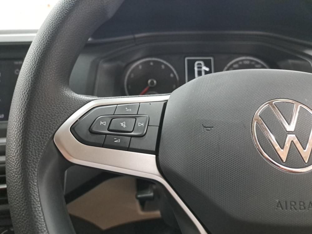 Volkswagen Polo Sedan 1.6 Base