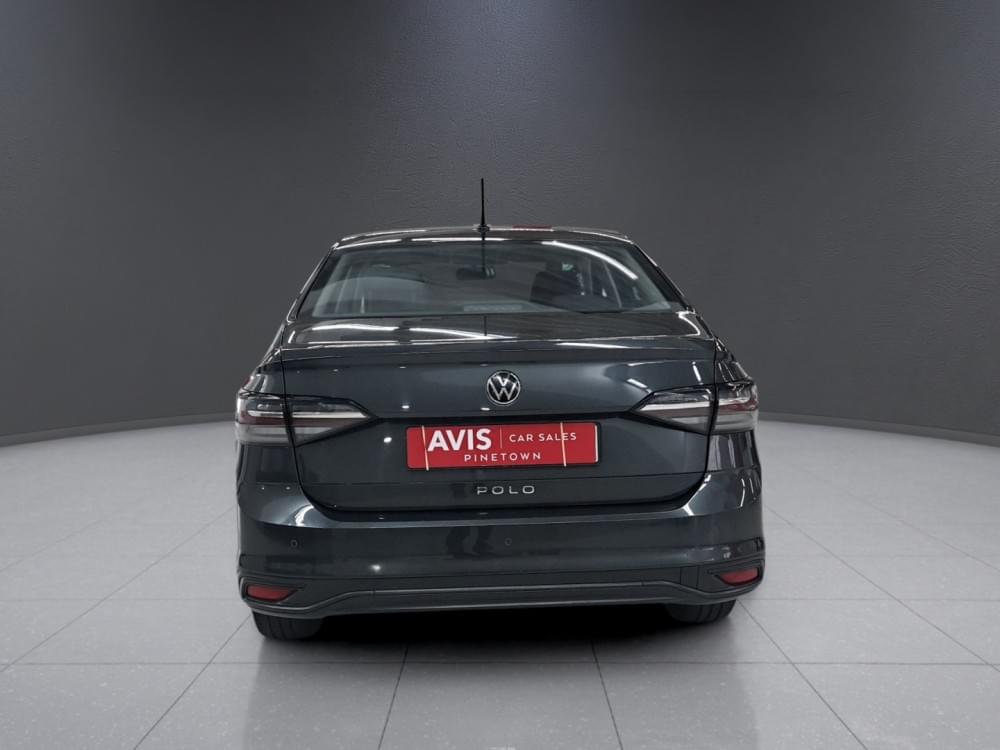 Volkswagen Polo Sedan 1.6 Base