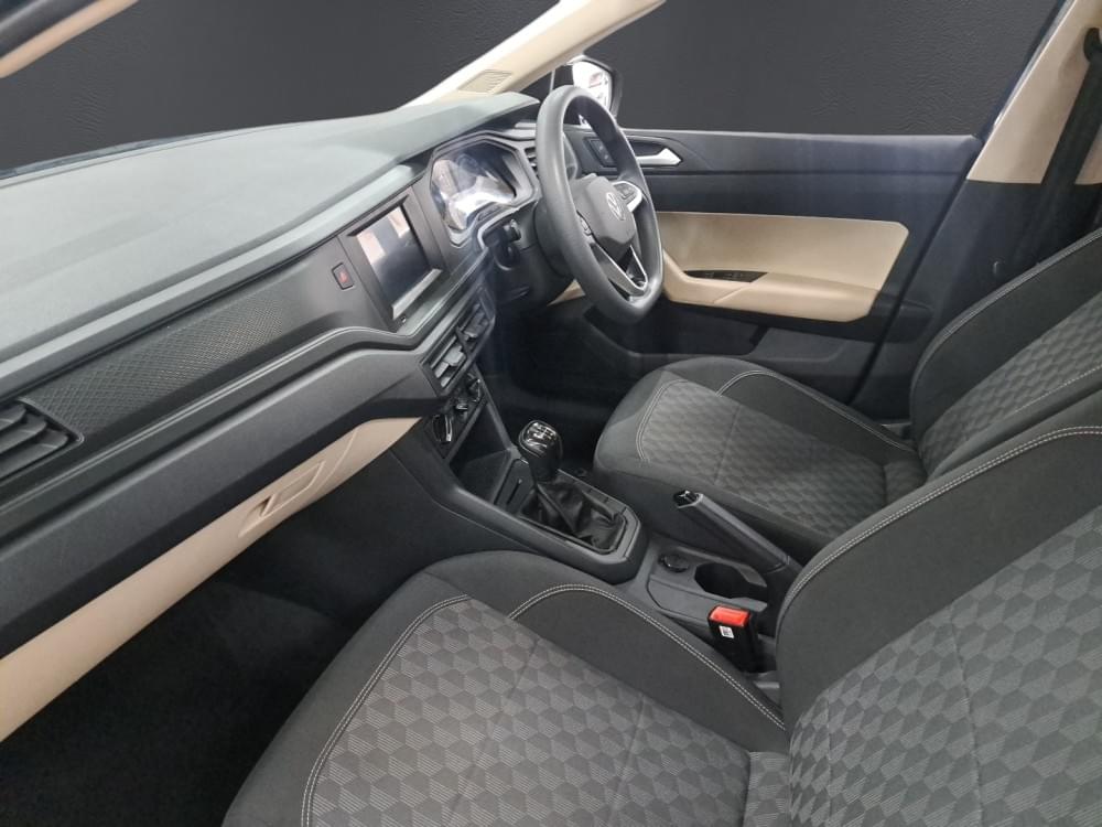 Volkswagen Polo Sedan 1.6 Base