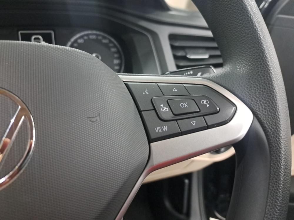 Volkswagen Polo Sedan 1.6 Base