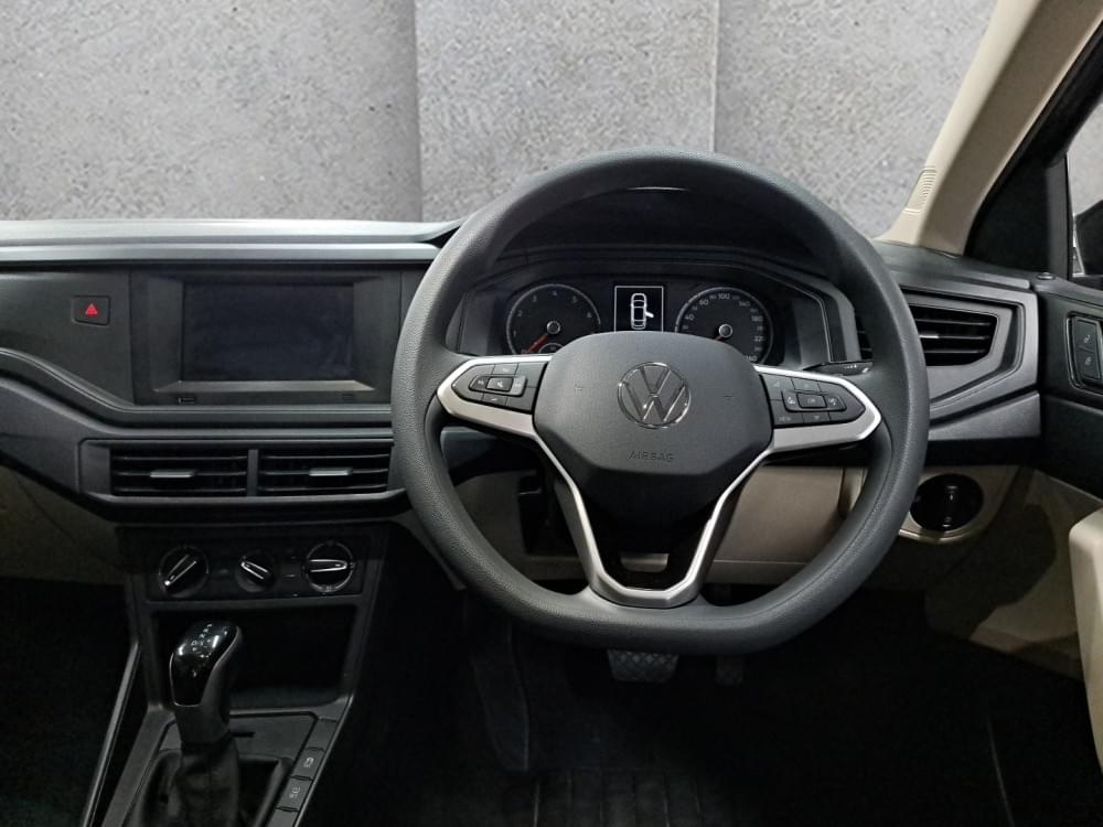 Volkswagen Polo Sedan 1.6 Tiptronic