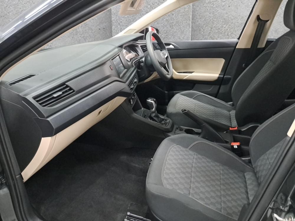 Volkswagen Polo Sedan 1.6 Tiptronic