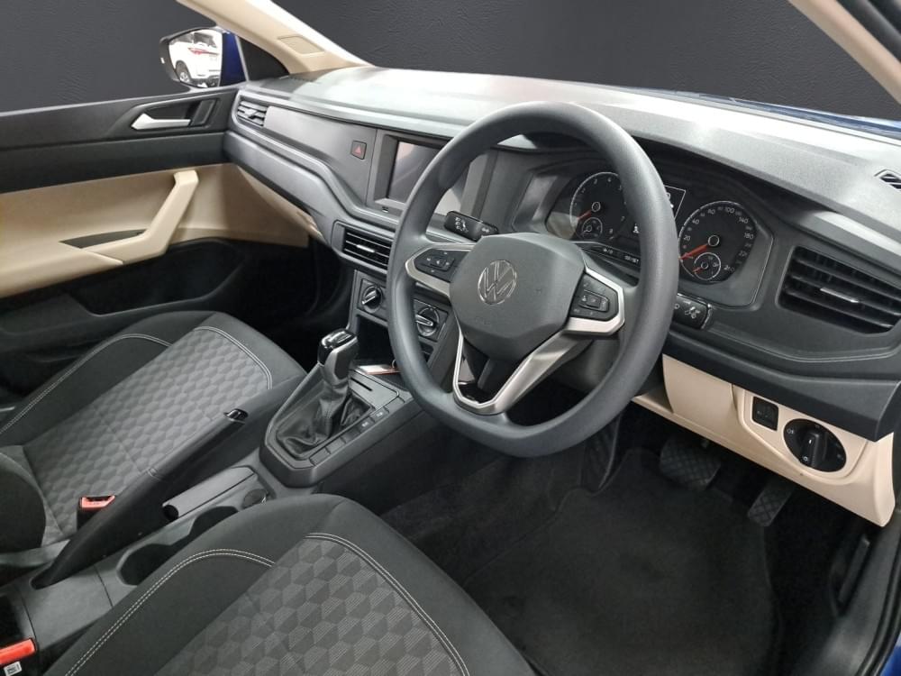 Volkswagen Polo Sedan 1.6 Tiptronic