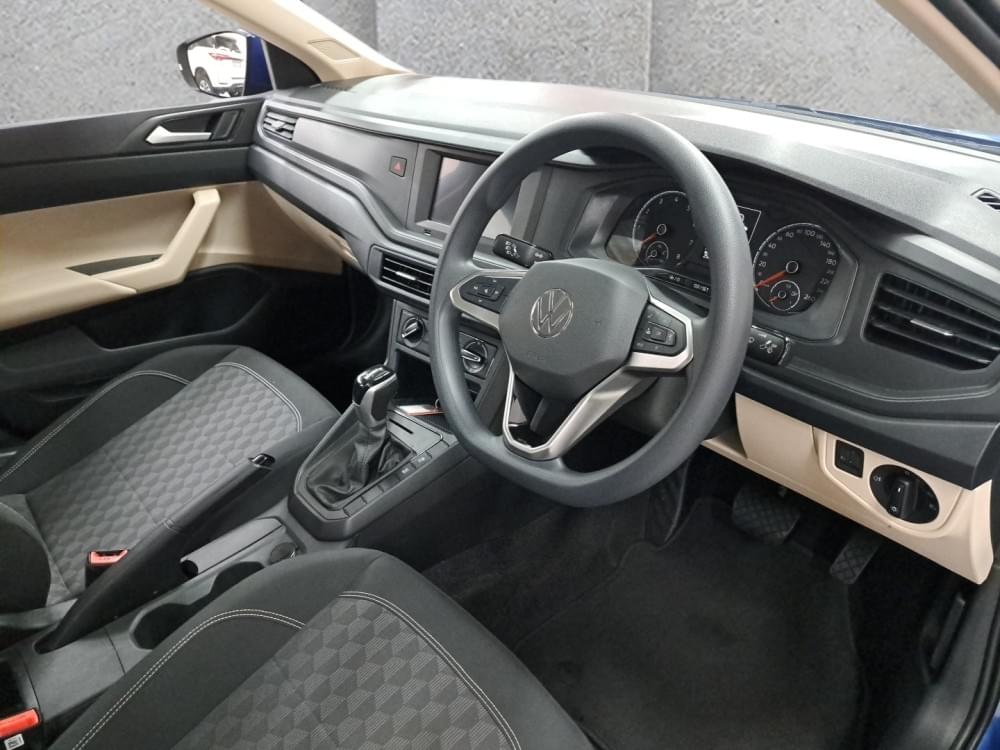 Volkswagen Polo Sedan 1.6 Tiptronic