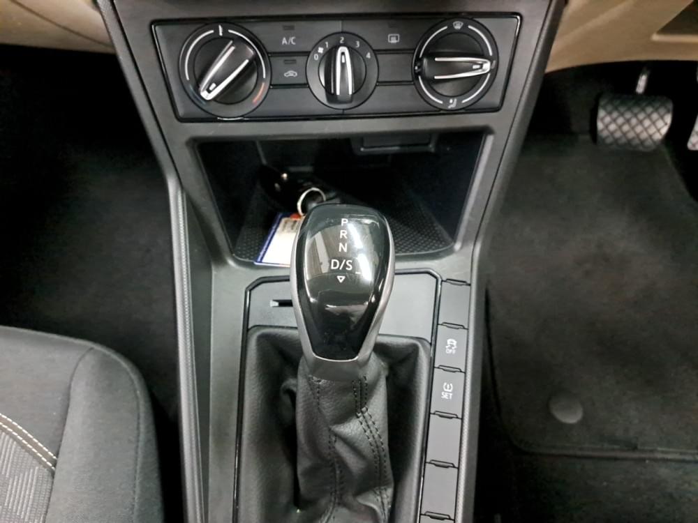 Volkswagen Polo Sedan 1.6 Tiptronic