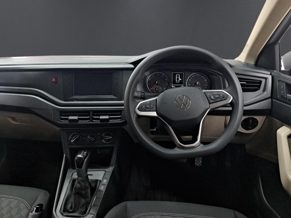 Volkswagen Polo Sedan 1.6 Tiptronic